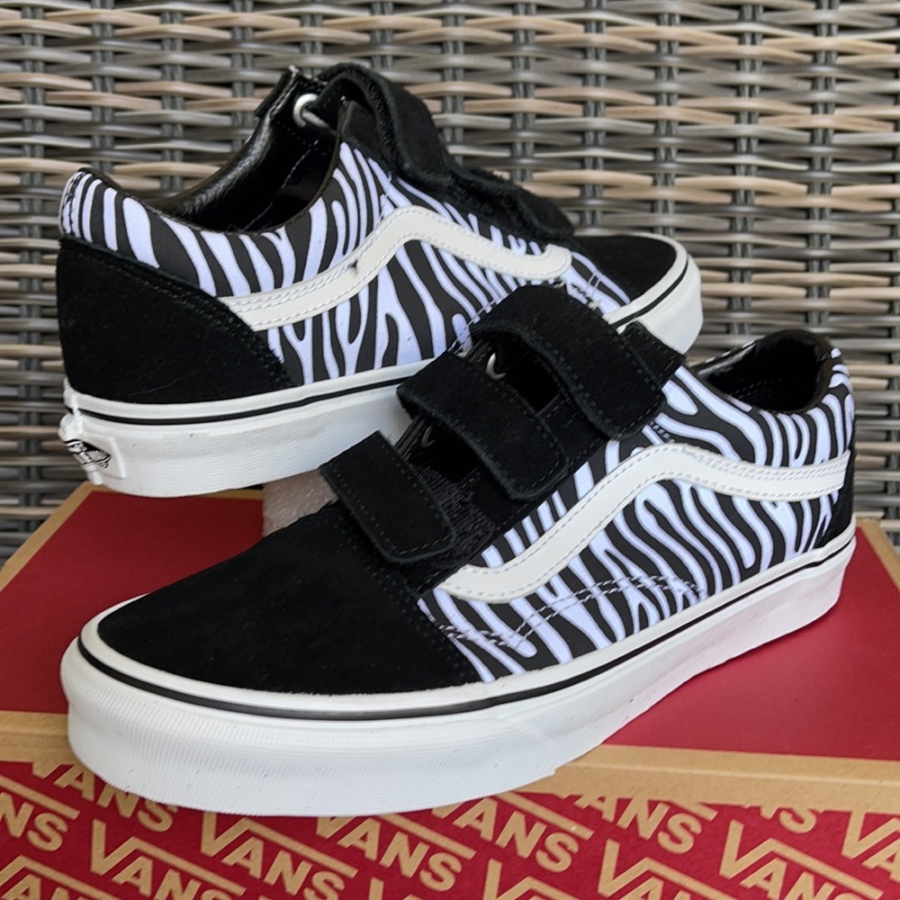 Vans Old Skool Velcro Suede/Canvas Black/Zebra Women’s
